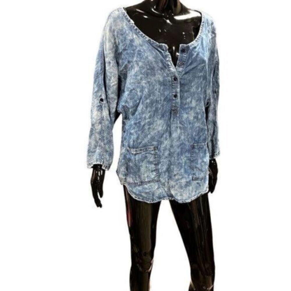 Life in Progress blue acid washed shirt size medium